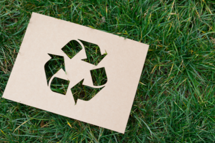 Elias Assum Sabbag Junior explora como o plástico reciclado pode ser transformado em produtos de alto valor por meio do design inovador.