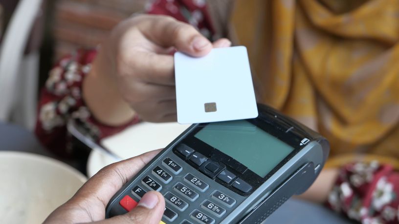 Em seu novo texto, Teciomar Ábila mostra como evitar o endividamento e manter o equilíbrio financeiro diante do crédito fácil.