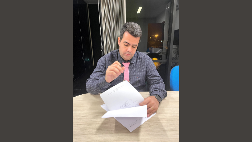 Entenda por que a mamografia pode causar desconforto e veja as orientações de Vinicius Tadeu Sattin Rodrigues para reduzir a dor durante o exame.