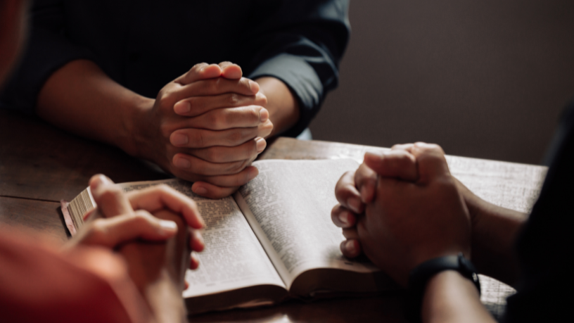 Jose Eduardo Oliveira e Silva mostra como a caridade revela a lógica do Reino.